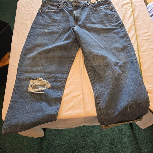 New with Tags Express Distressed Jeans Size 14 Regular Cut Hemm Mid RIse - Picture 2 of 10